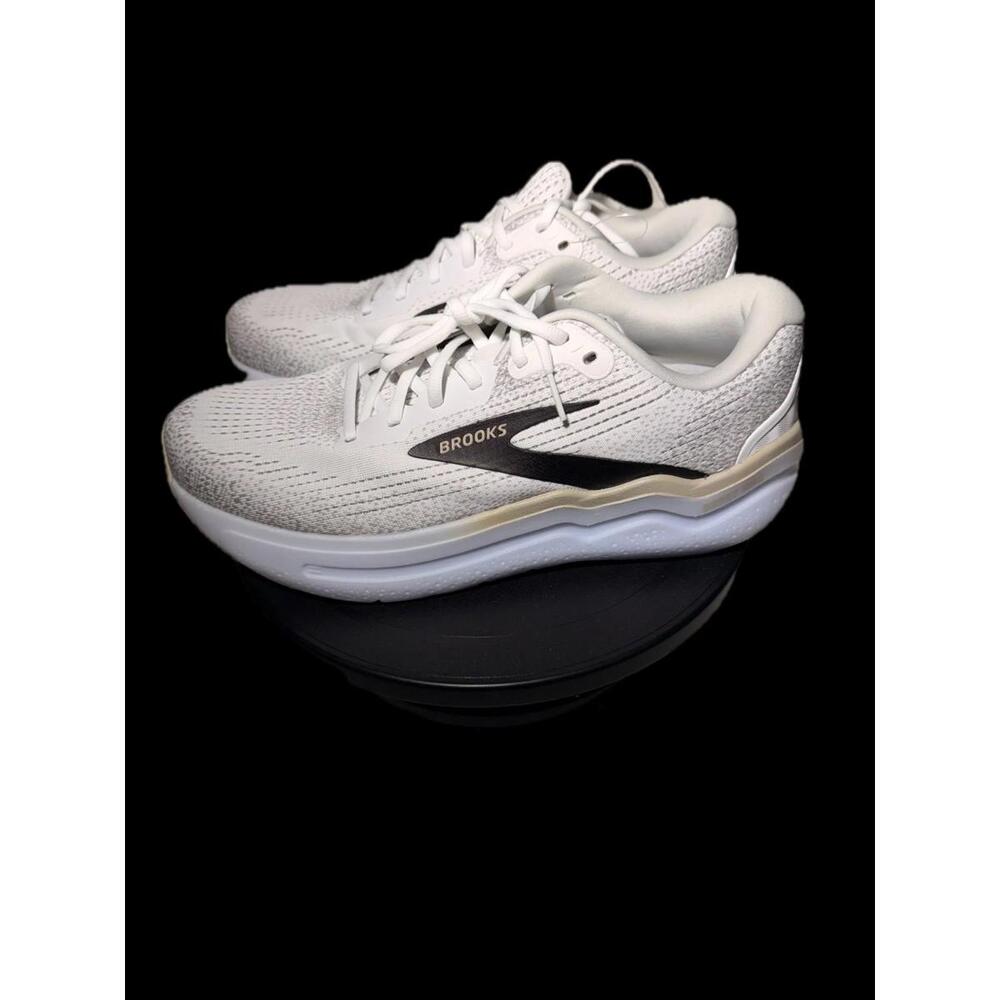 Brooks Ghost Max 2 110431 1D 125 White/Pelican Running Sneakers Men's size 9.5